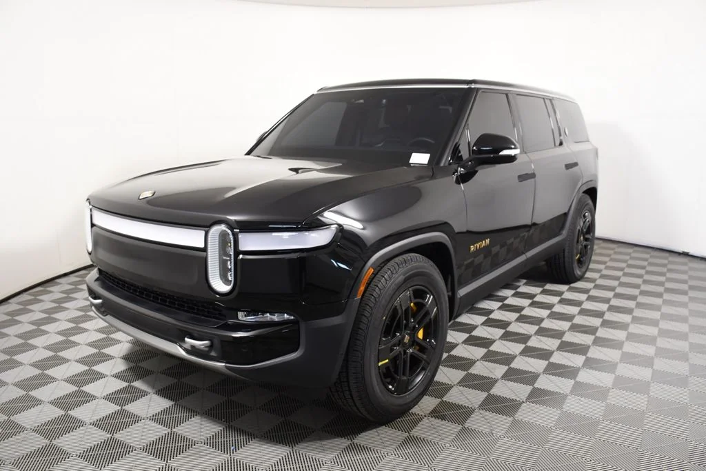 2024 Rivian R1S Adventure Quad-Motor Large Pack's photo