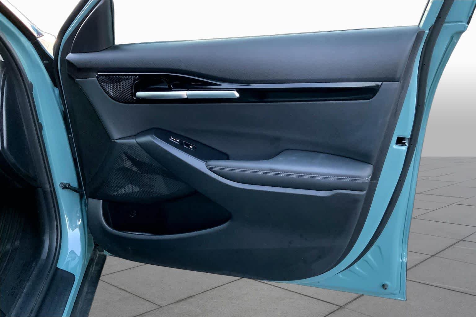 Used 2025 Pluton Blue/Black Roof Kia S image 22