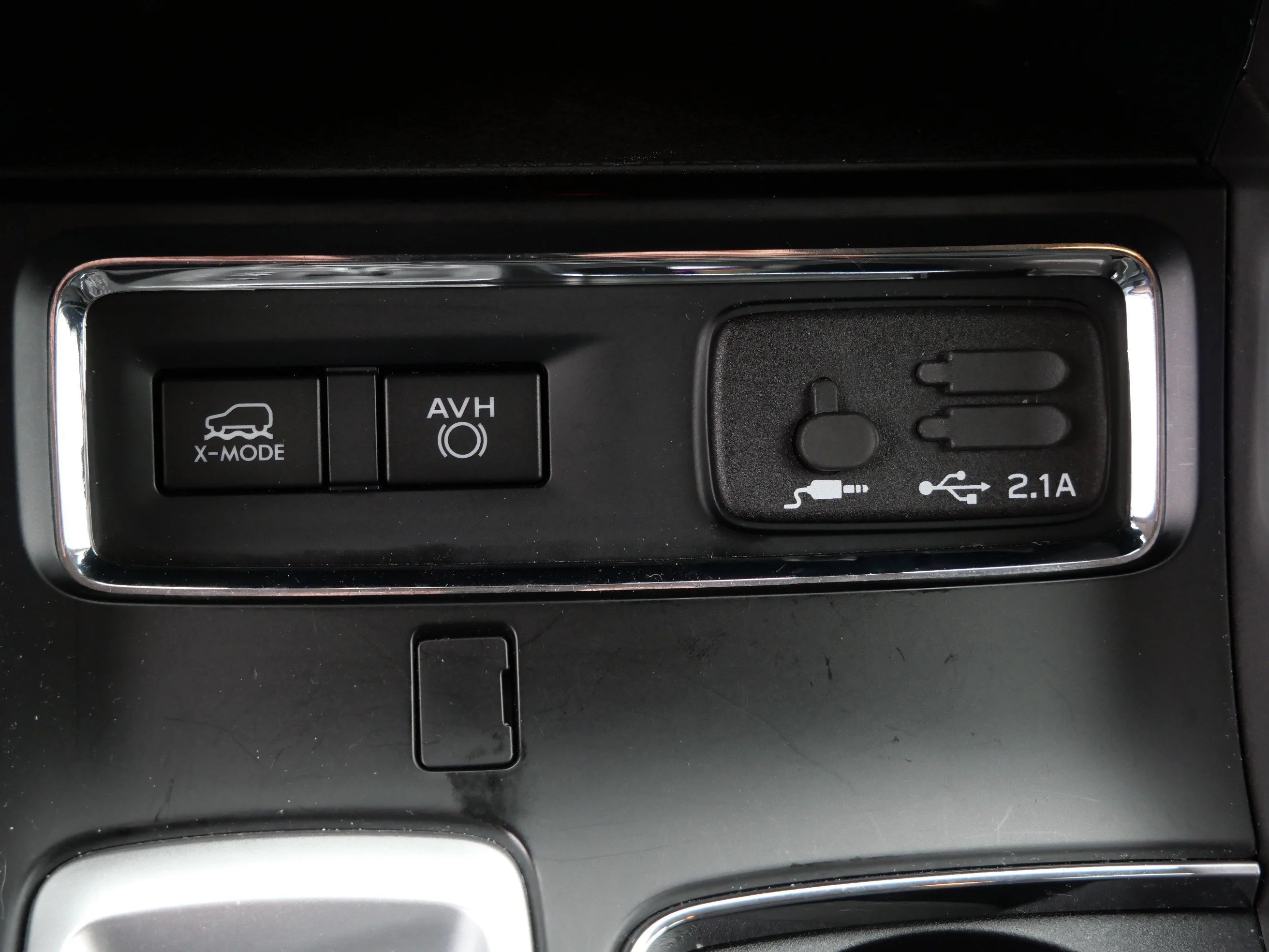 Used 2022 Ice Silver Metallic Subaru Premium image 29