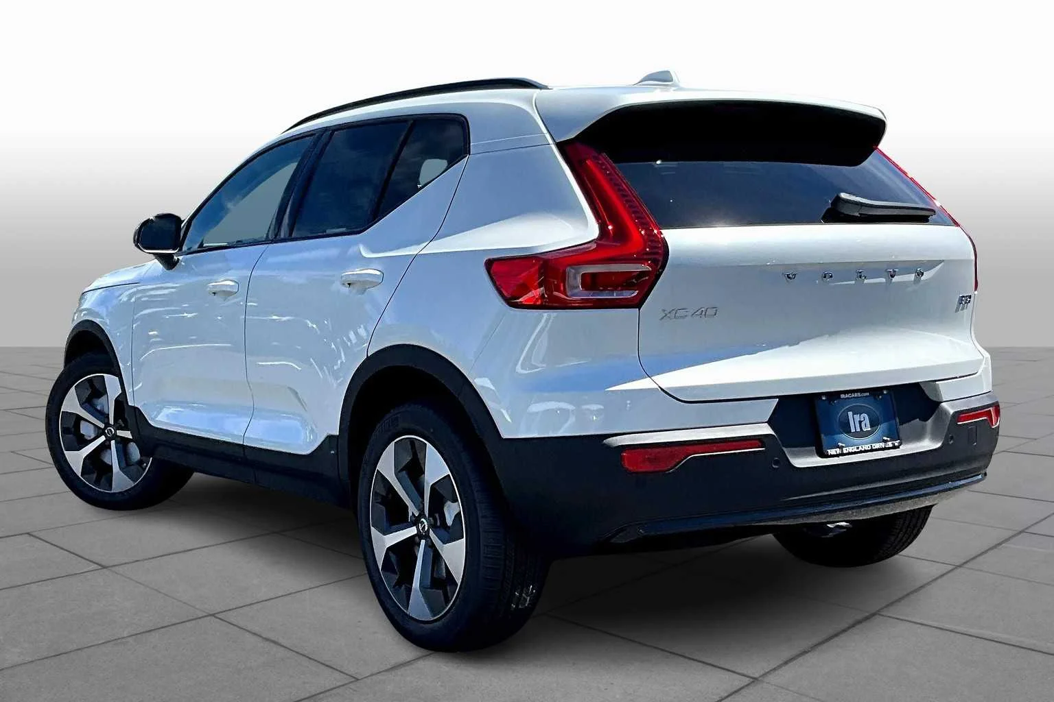 New 2026 Crystal White Volvo Plus image 3