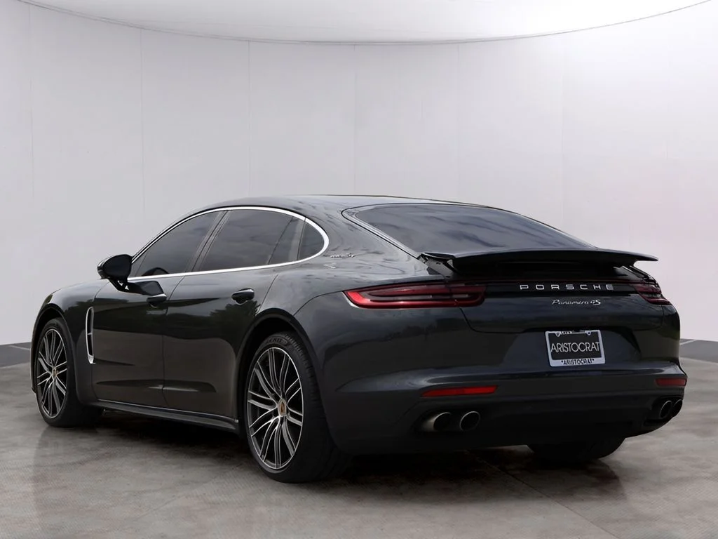 Used 2018 Volcano Grey Metallic Porsche 4S Executive image 3