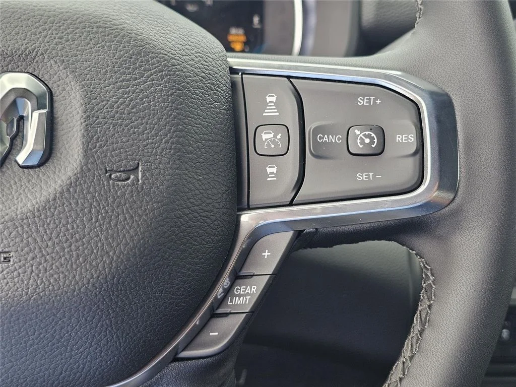 2026 RAM 3500 Laramie - Photo 22