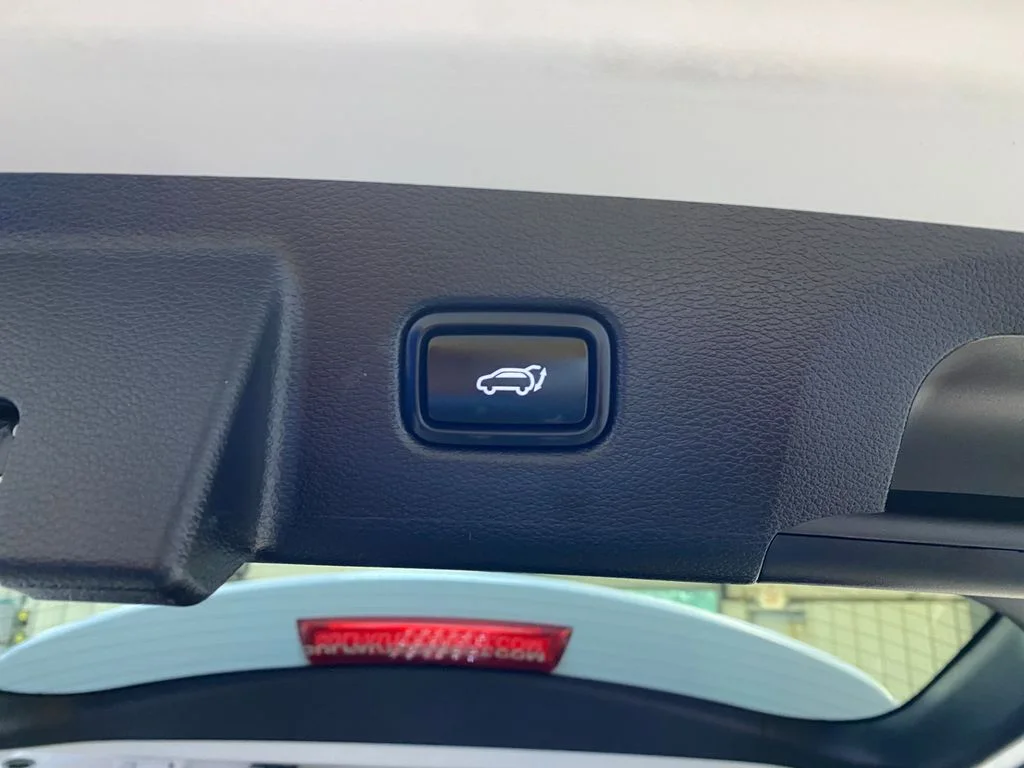 Used 2021 White Kia SX image 33