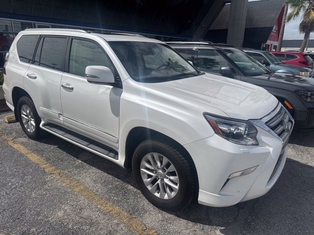 Used 2018 Starfire Pearl Lexus 460 image 1