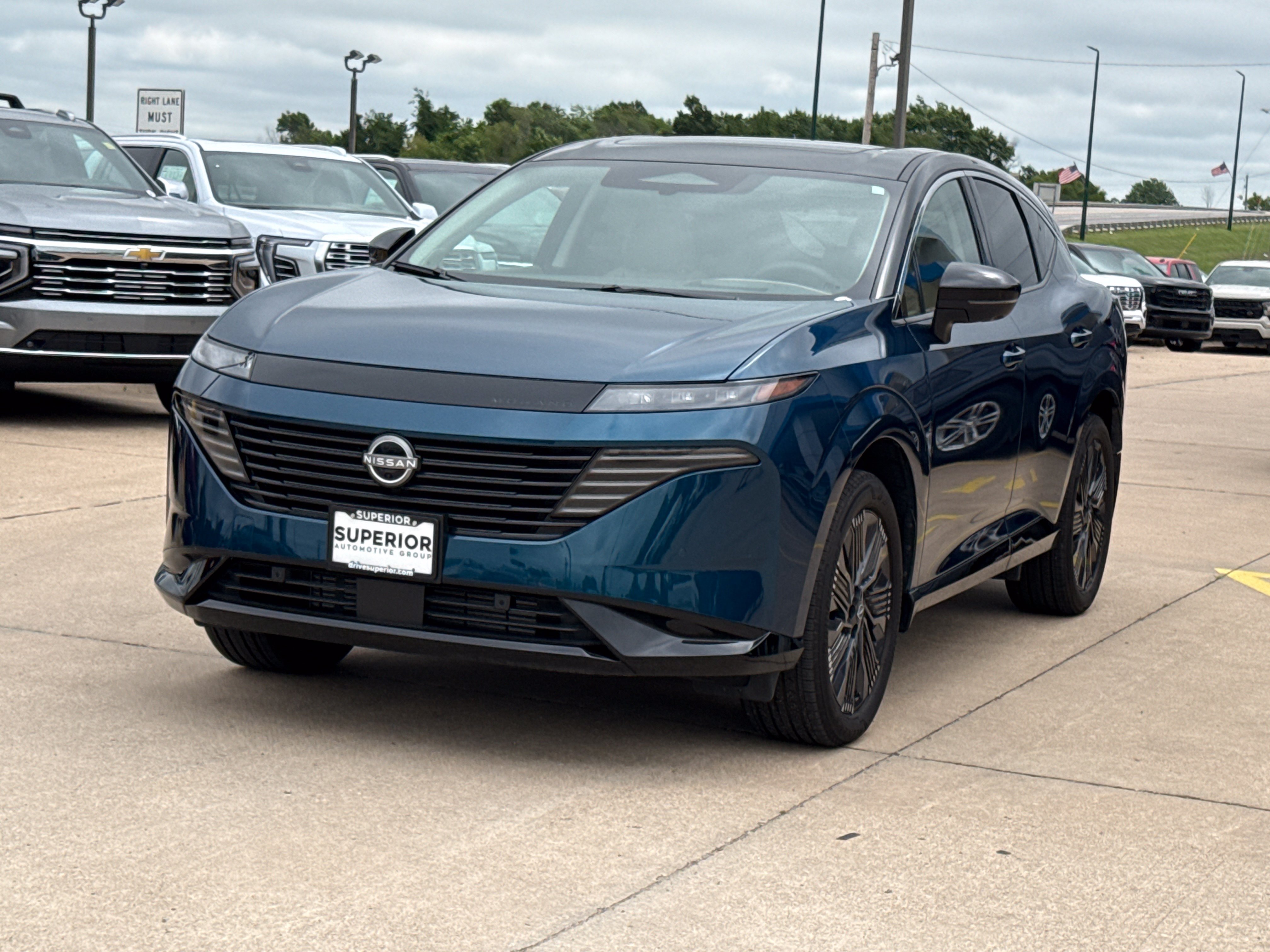 Used 2025  Nissan Platinum image 15