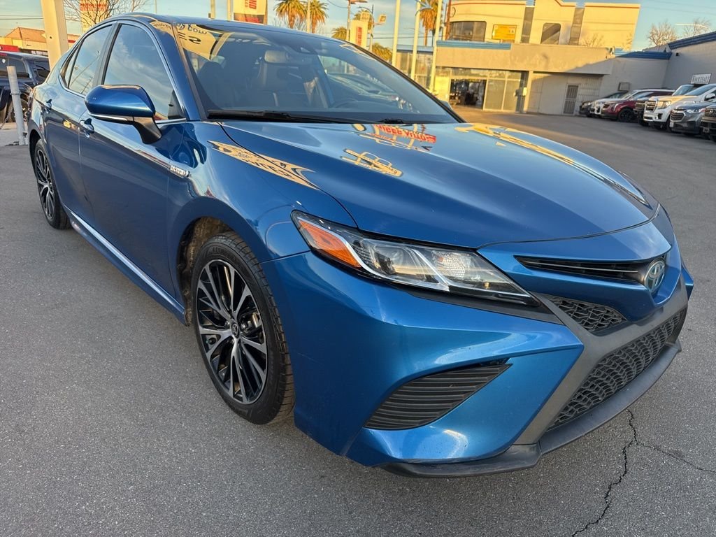 2020 Toyota Camry SE
