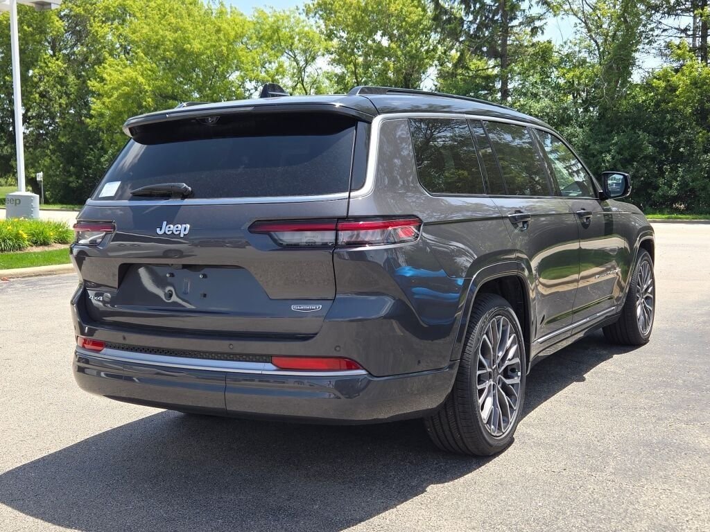New 2026 Baltic Gray Metallic Clear-Coat Exterior Paint Jeep Summit image 13