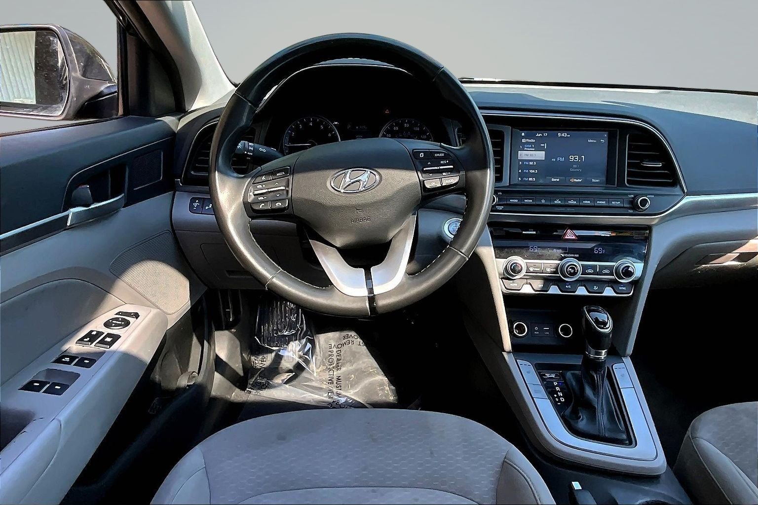 Used 2020 Black Hyundai Value Edition image 7