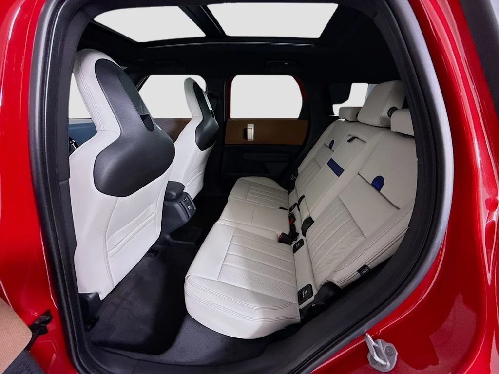 New 2027 Chili Red II MINI Iconic image 21