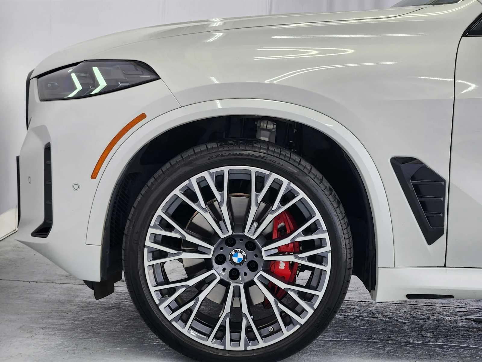 Certified Used 2026 Mineral White Metallic BMW xDrive40i image 6