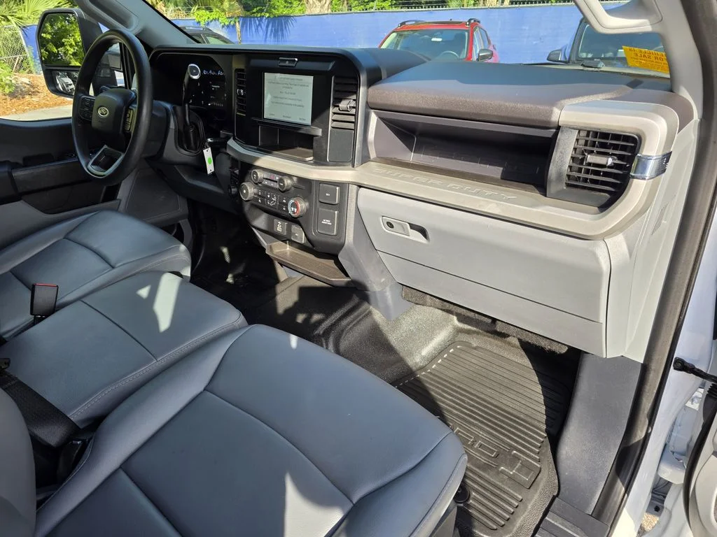 2025 Ford F-250 Super Duty XL - Photo 9