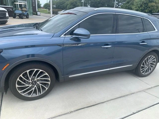 Used 2019 Blue Lincoln Reserve image 1