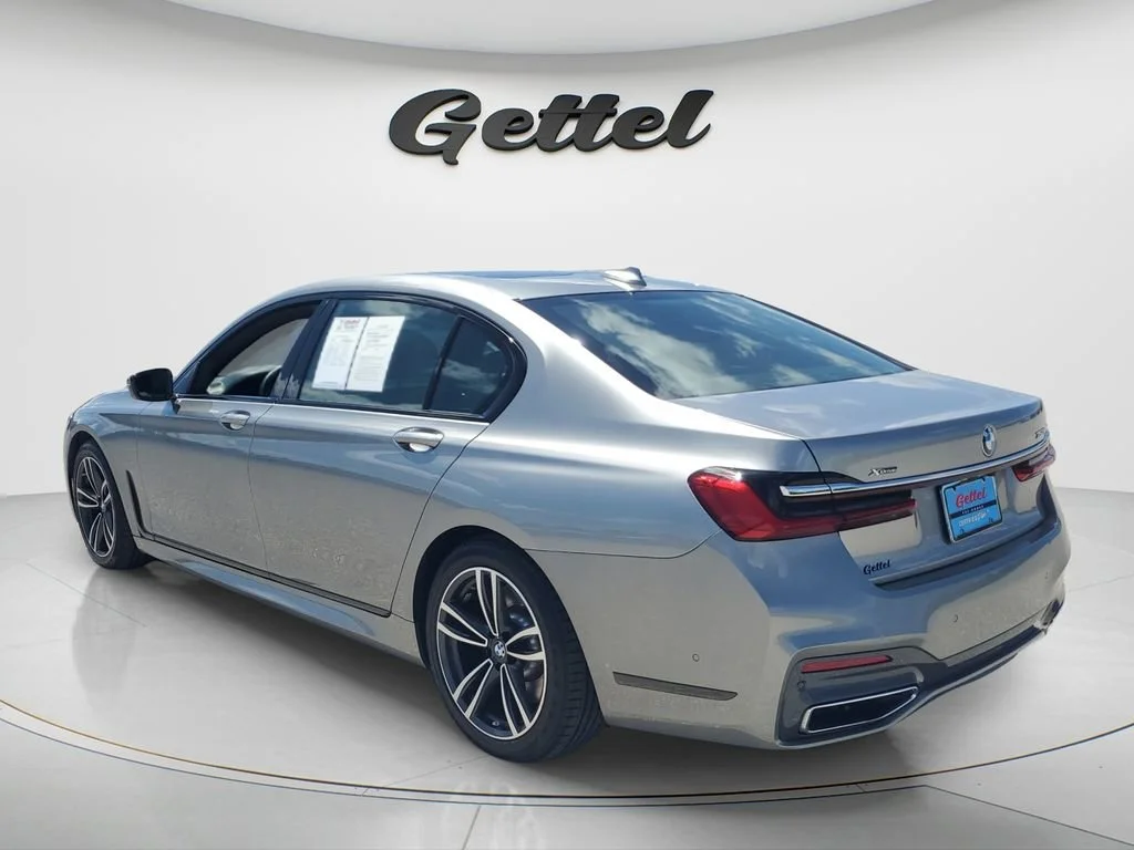 Used 2021 Gray BMW xDrive image 7