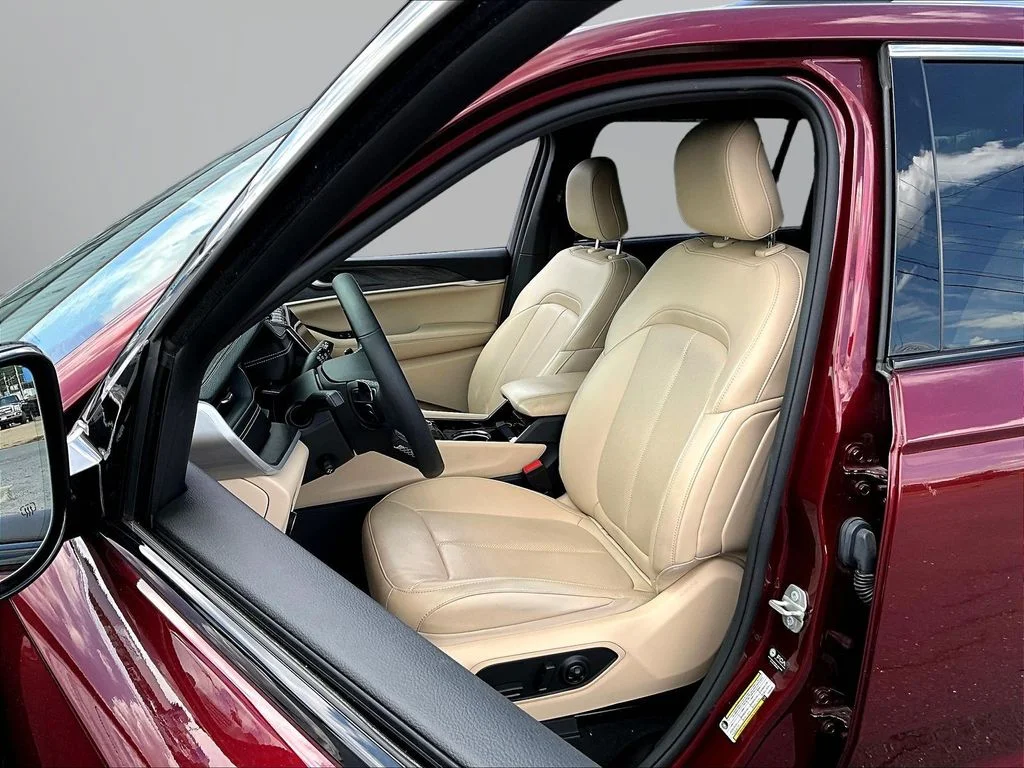 Used 2023 Red Jeep Limited image 21
