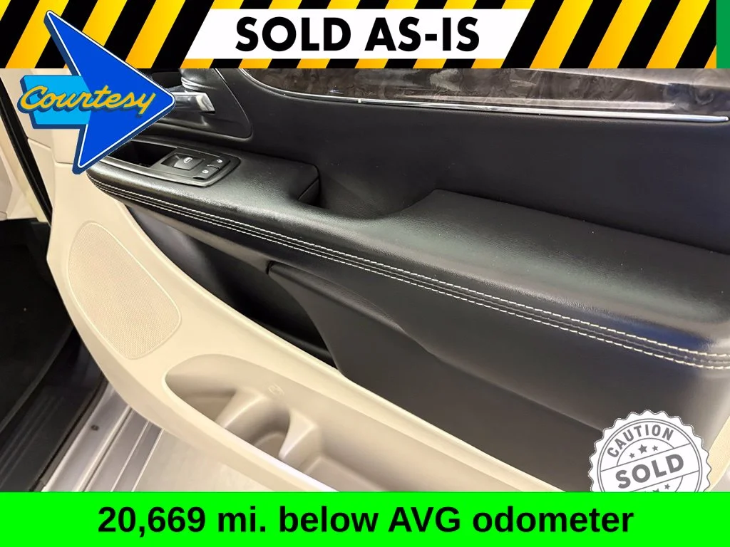 Used 2014 Silver Chrysler Touring image 29