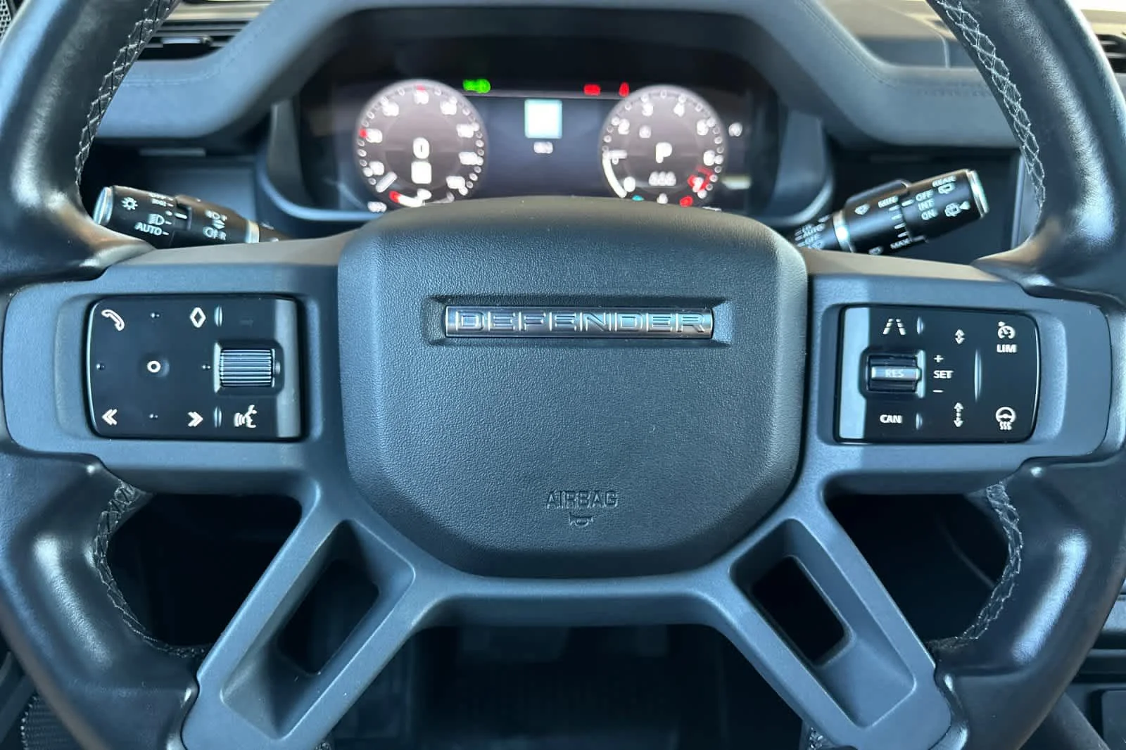 Used 2023 Gondwana Stone Land Rover X-Dynamic SE image 24