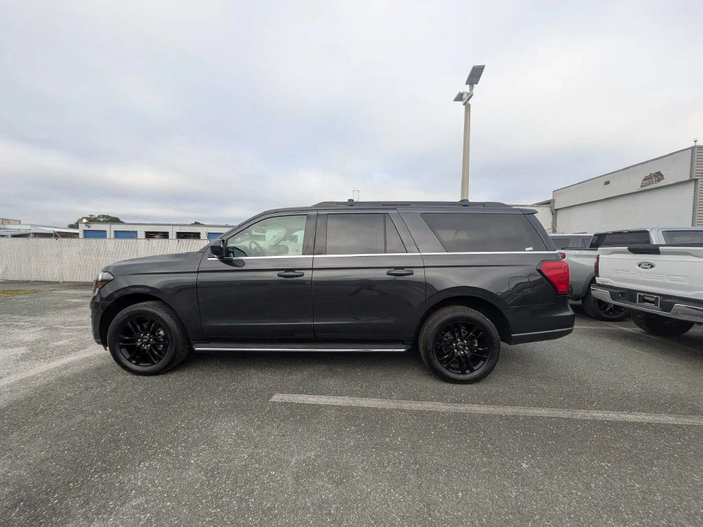 Certified Used 2022 Dark Matter Metallic Ford XLT image 6