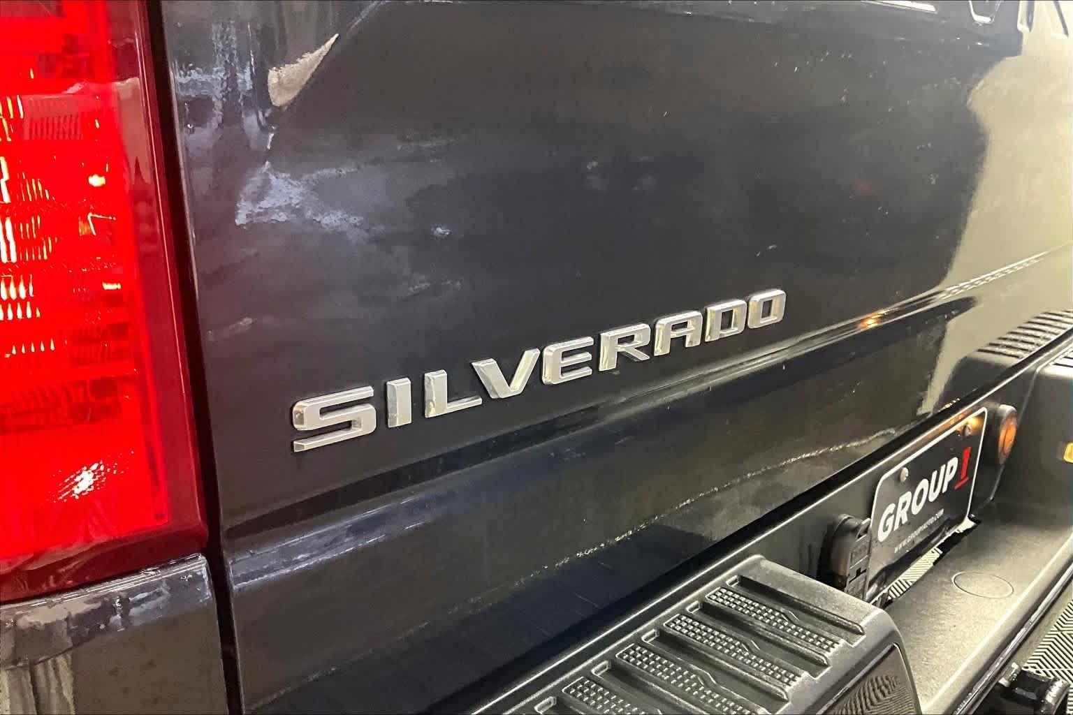 Used 2022 Dark Ash Metallic Chevrolet Custom image 27