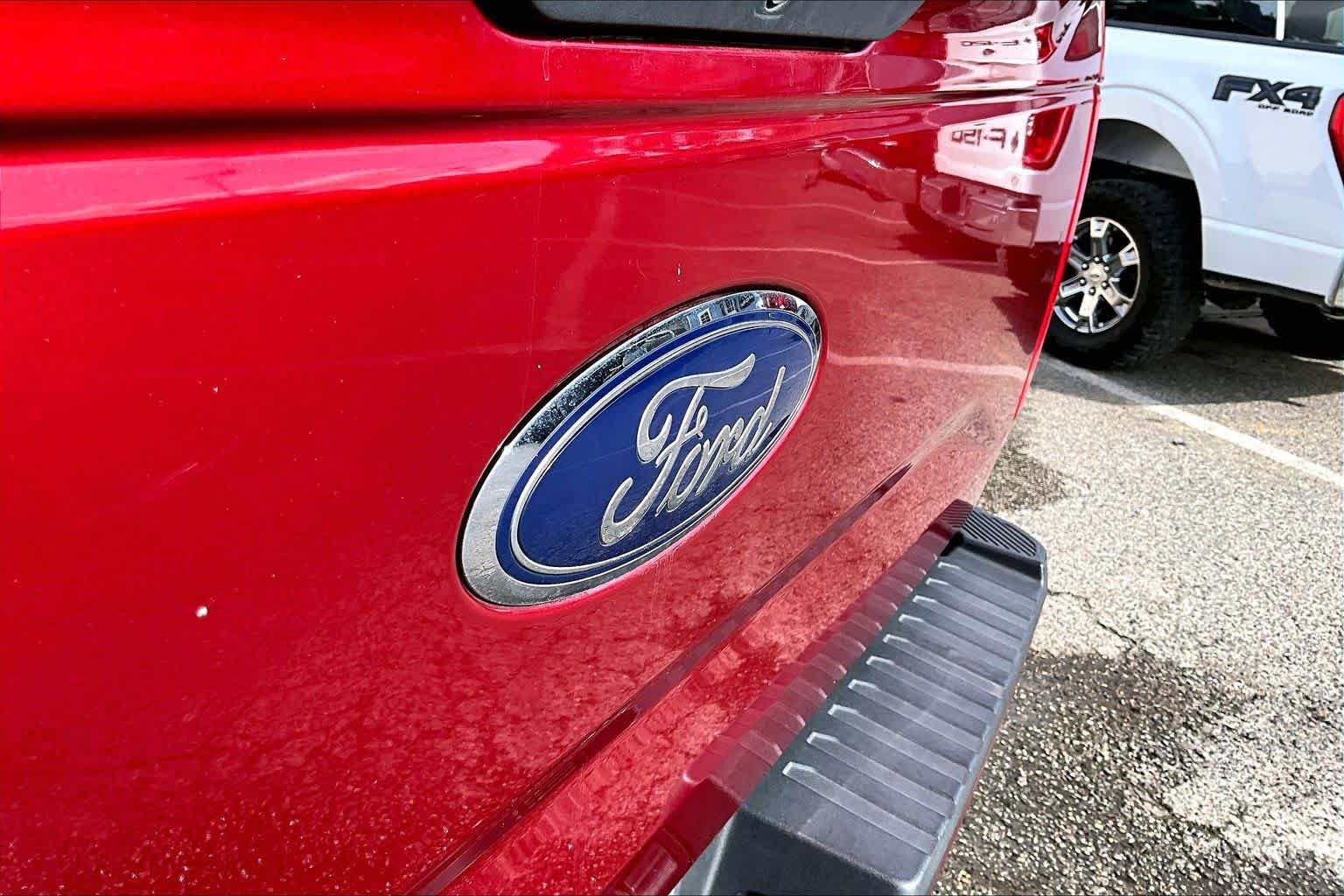 Used 2016 Ruby Red Metallic Tinted Clearcoat Ford XLT image 31