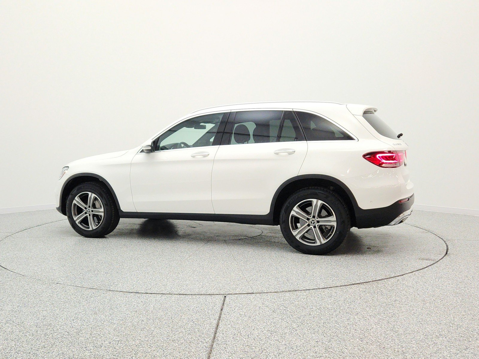 Used 2022 Polar White Mercedes-Benz GLC 300 SUV image 8