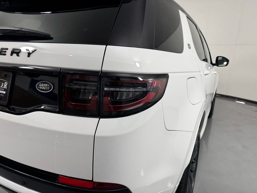 Used 2022 Fuji White Land Rover S R-Dynamic image 7