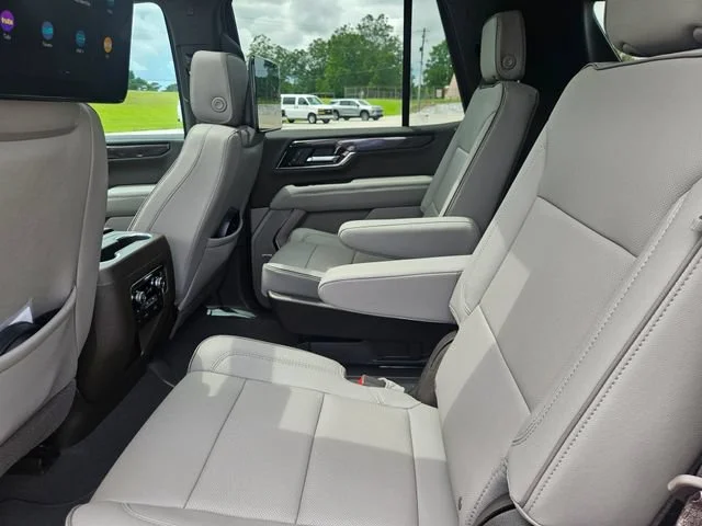 Used 2026 Onyx Black GMC Elevation image 25