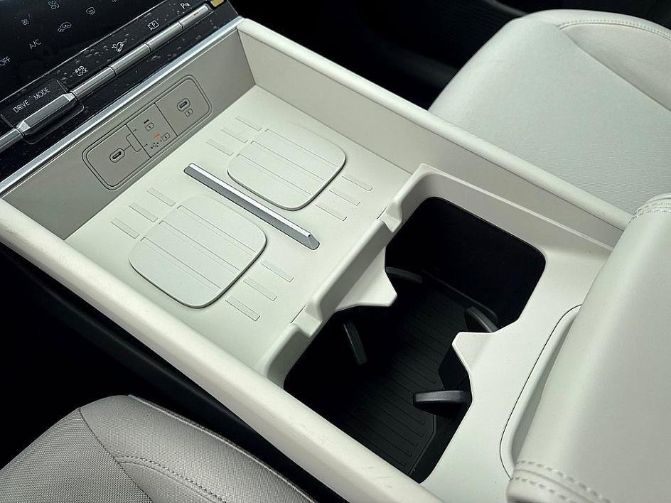 New 2026 Phantom Black Hyundai SE image 27