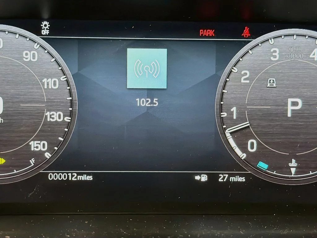 New 2026 Tasman Blue Land Rover X-Dynamic SE image 12