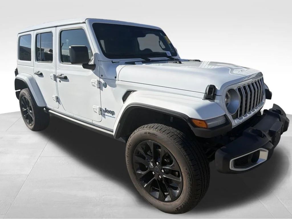 Used 2025 White Jeep Sahara 4xe image 12