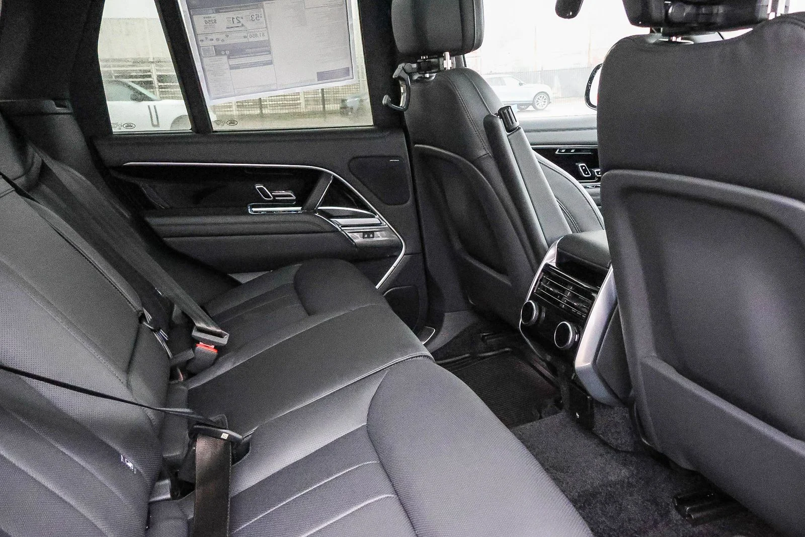 2025 Land Rover Range Rover SE - Photo 20