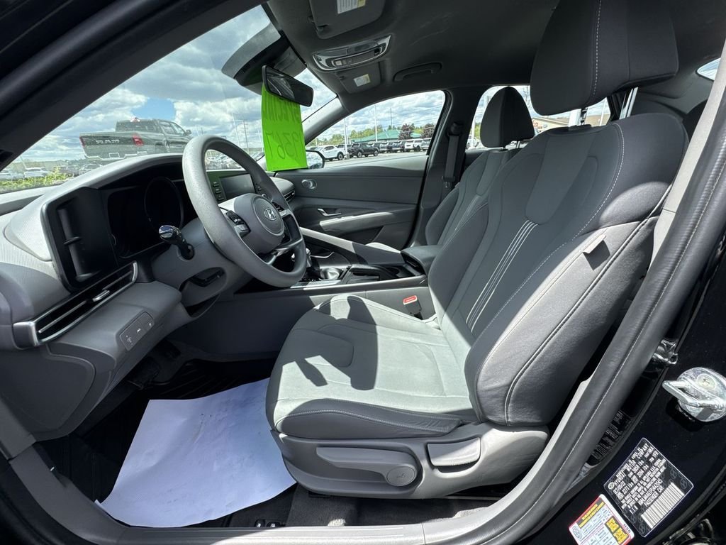 Certified Used 2023 Black Hyundai SEL image 17