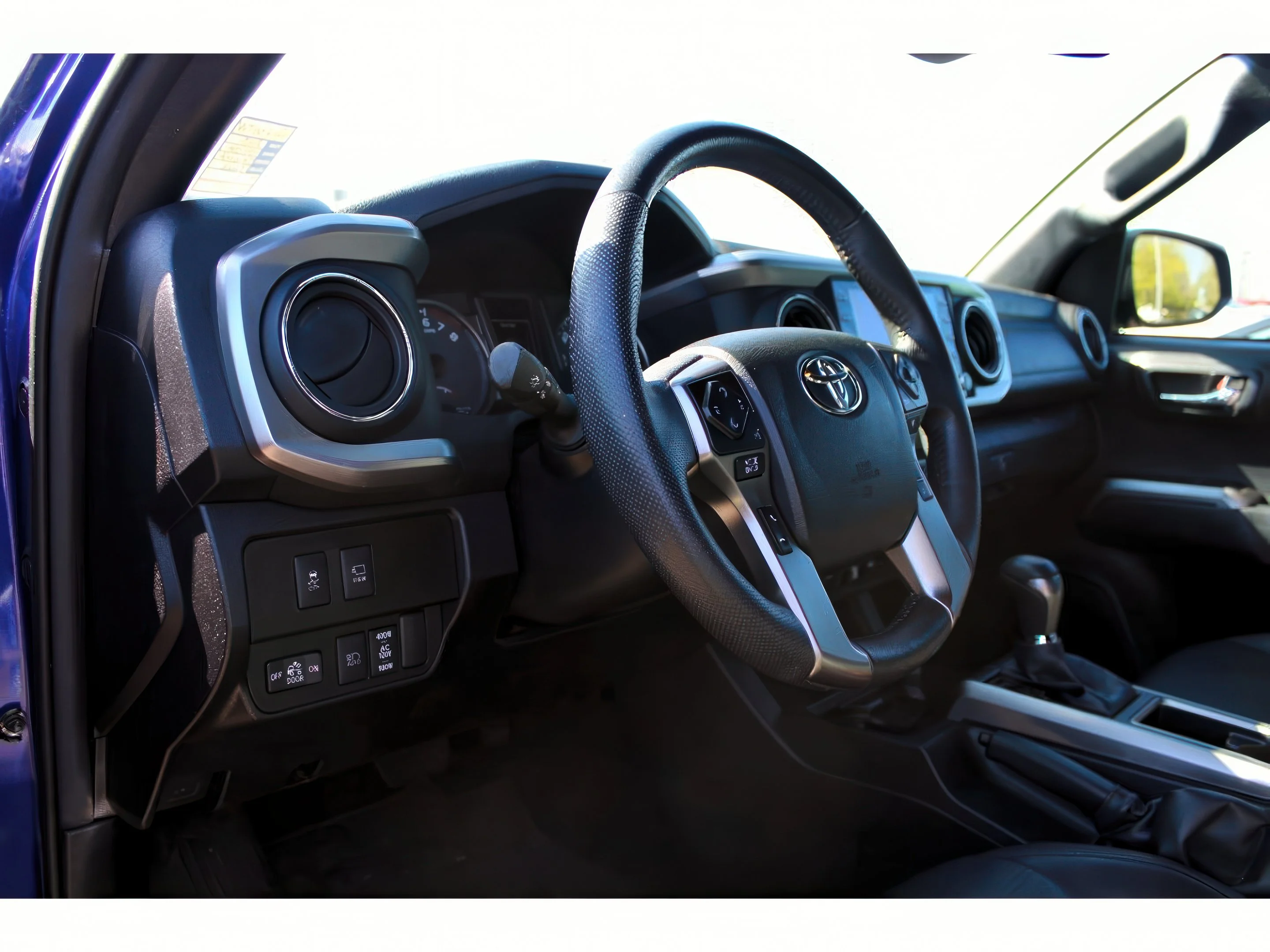 2023 Toyota Tacoma Limited - Photo 11