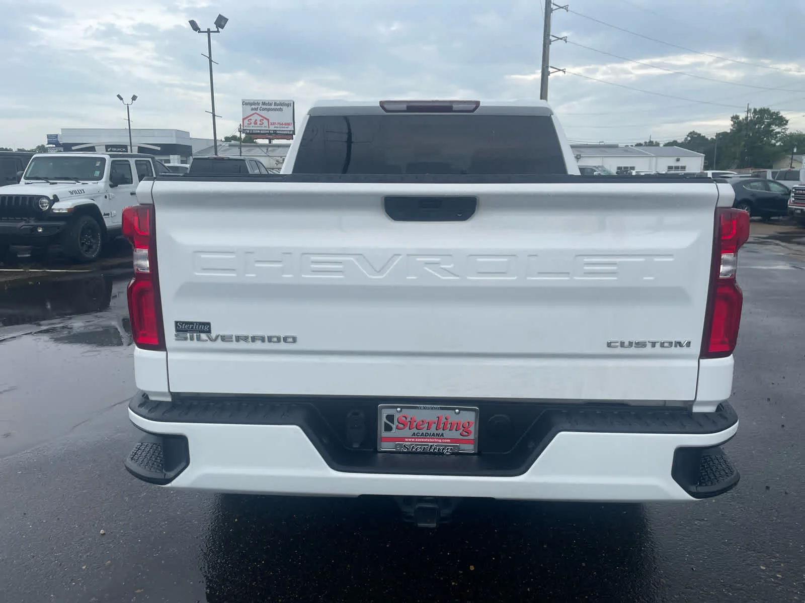 Used 2020 SUMMIT WHITE Chevrolet Custom image 7