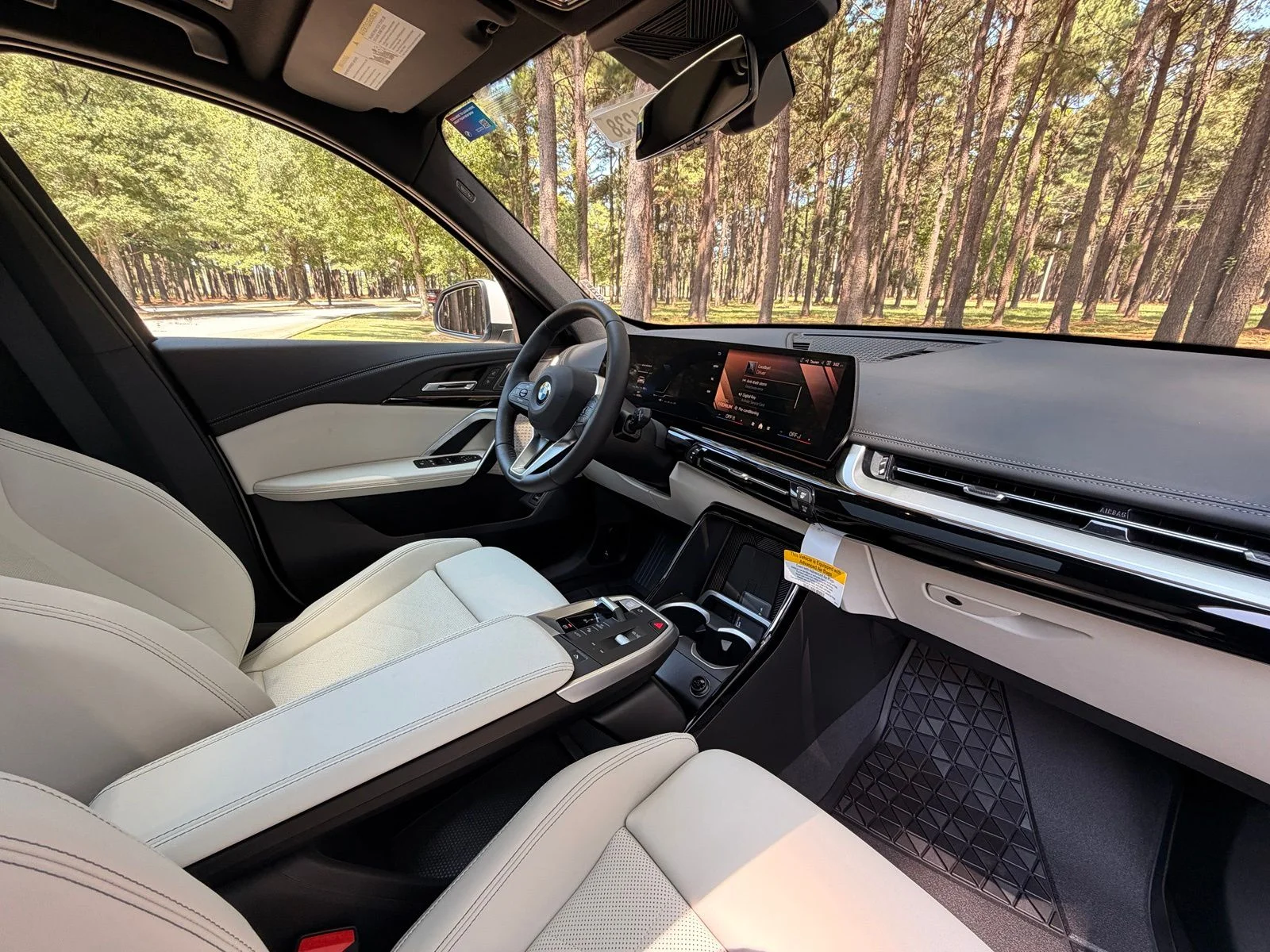New 2026 Mineral White Metallic BMW xDrive28i image 20