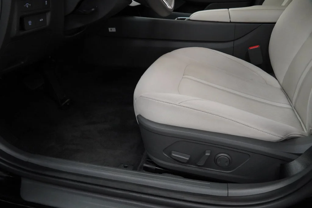 Used 2025 Abyss Black Hyundai SEL image 35