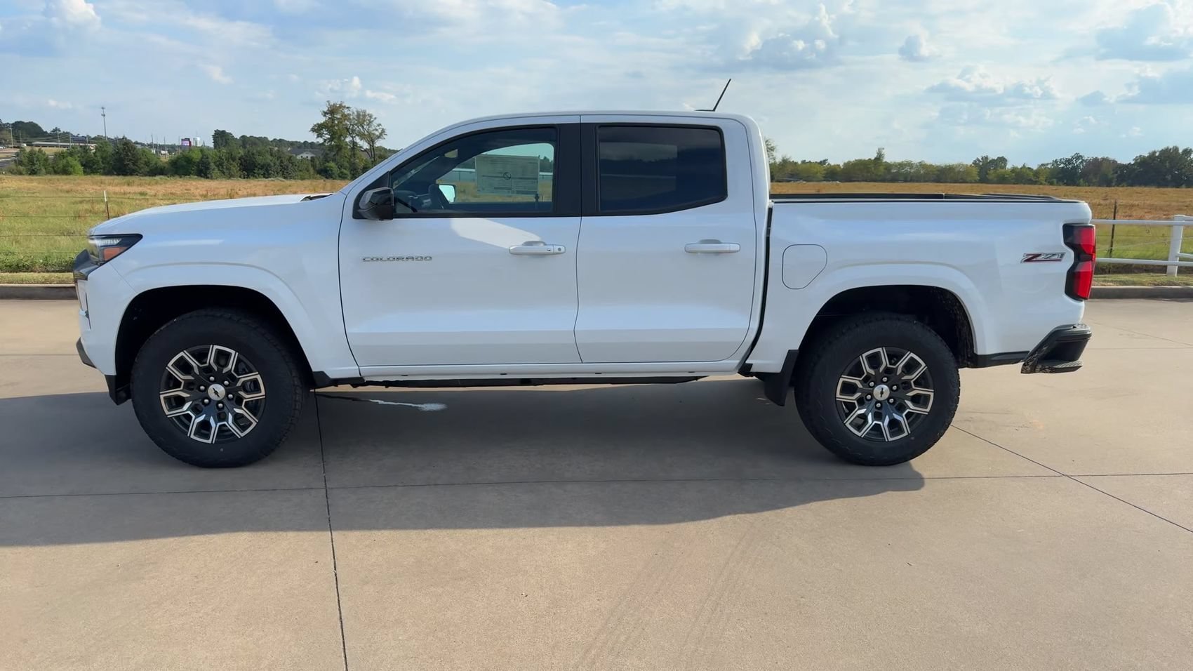 2026 Chevrolet Colorado Z71 - Photo 4