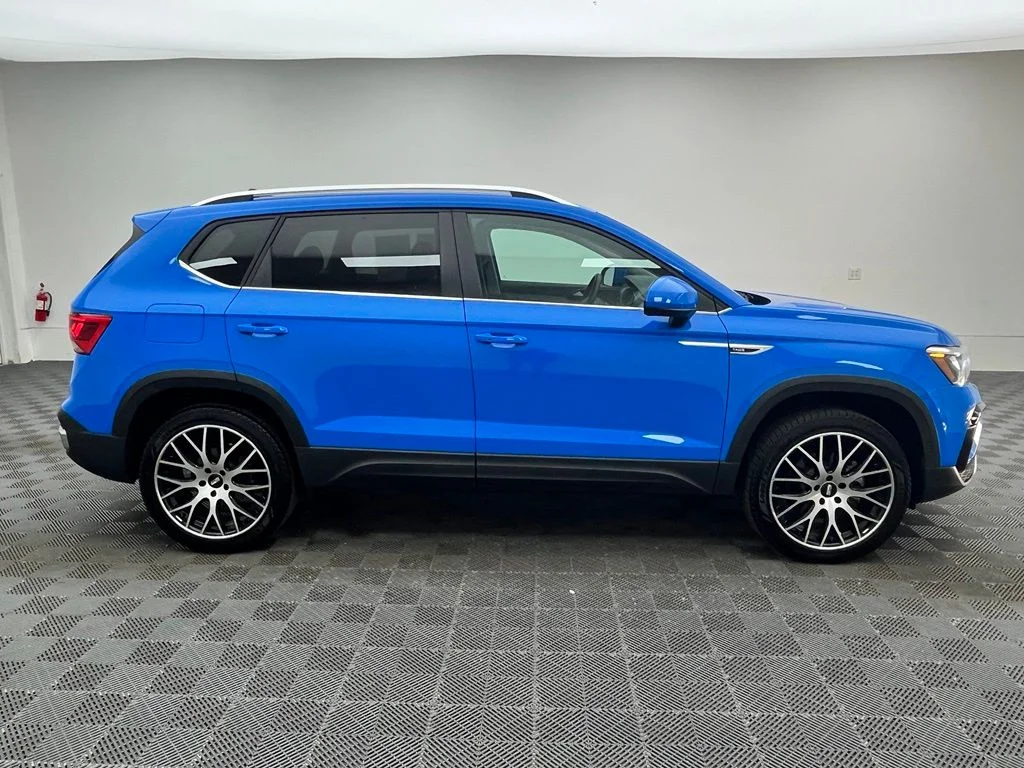 Used 2024 Blue Volkswagen 1.5T SE image 8