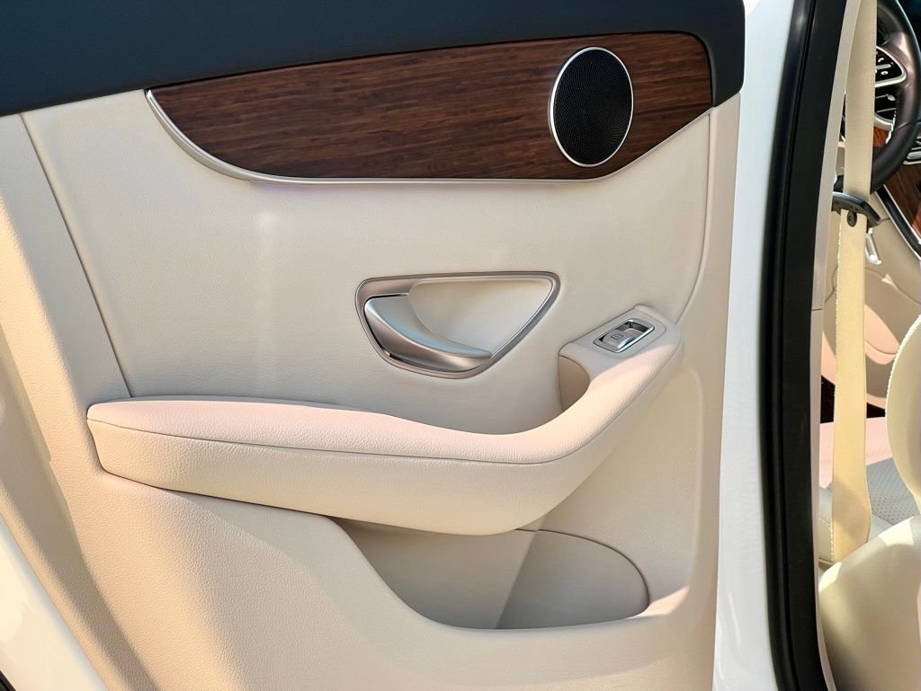 Certified Used 2022  Mercedes-Benz GLC 300 image 39