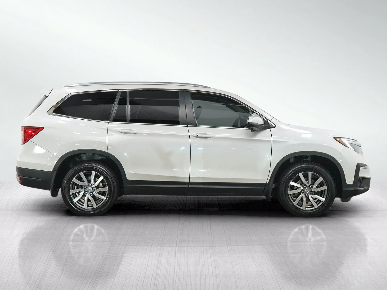 Used 2022 Platinum White Pearl Honda Black Edition image 6