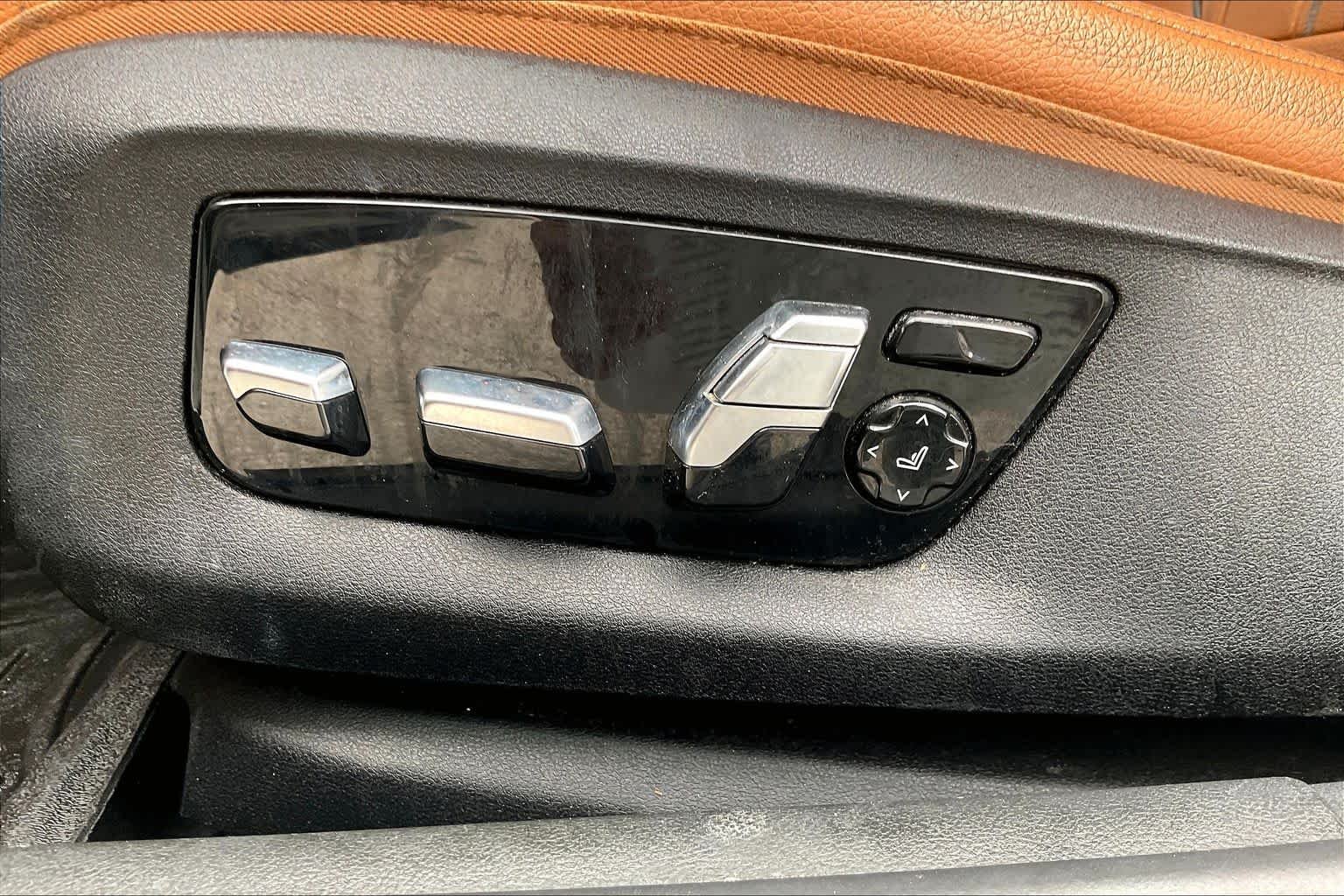 Used 2019 Mineral White Metallic BMW 530i image 29