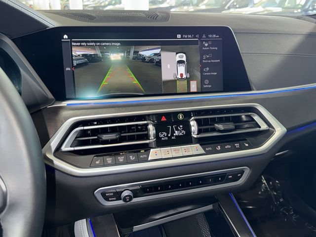 Used 2023 White Metallic BMW sDrive40i image 27