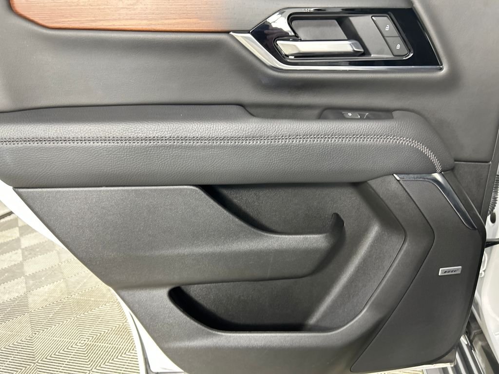 Used 2025 White GMC Denali image 17