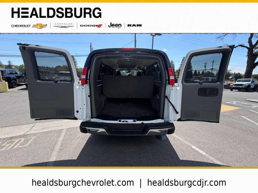 2025 Chevrolet Express Passenger LT - Photo 25
