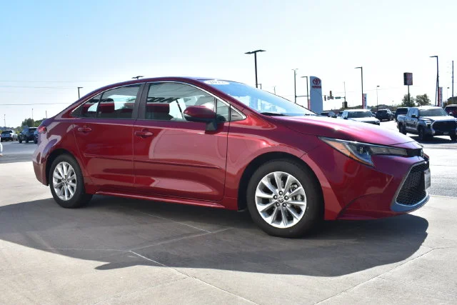 Used 2022 Red Toyota XLE image 4