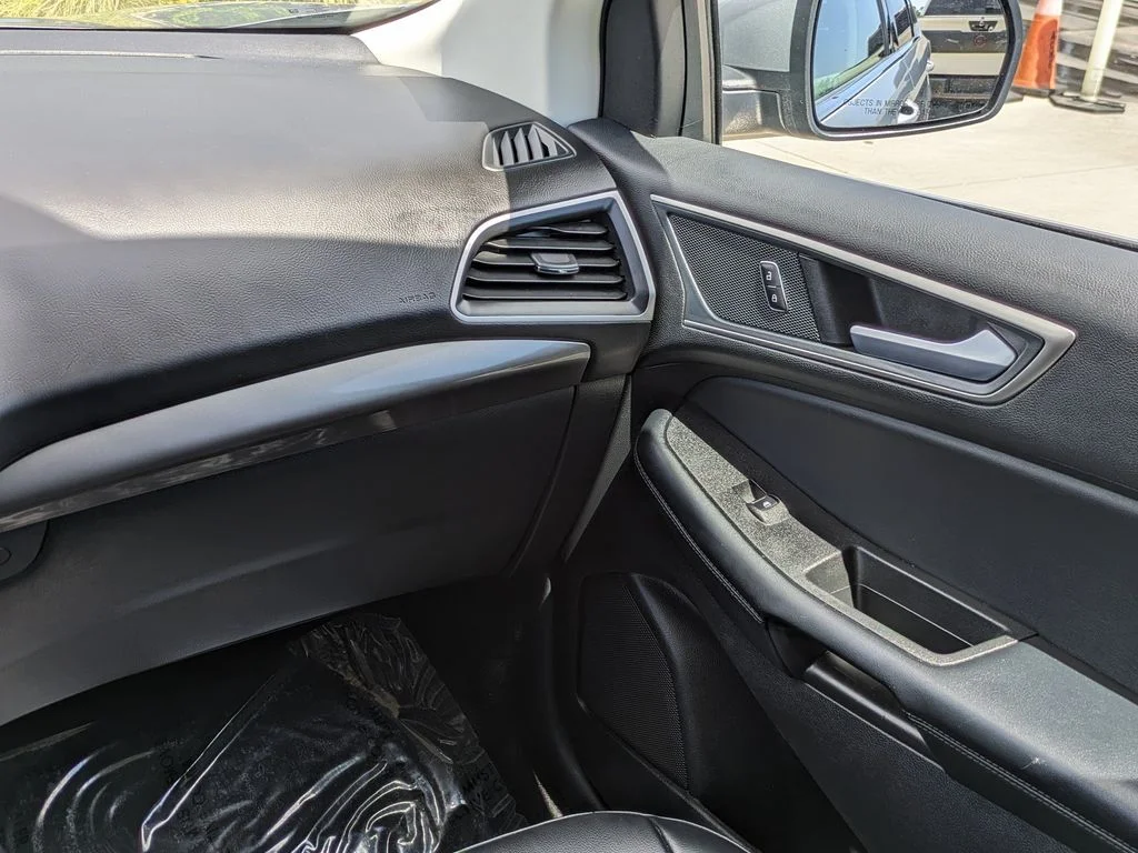 Used 2024 Silver Ford SEL image 17