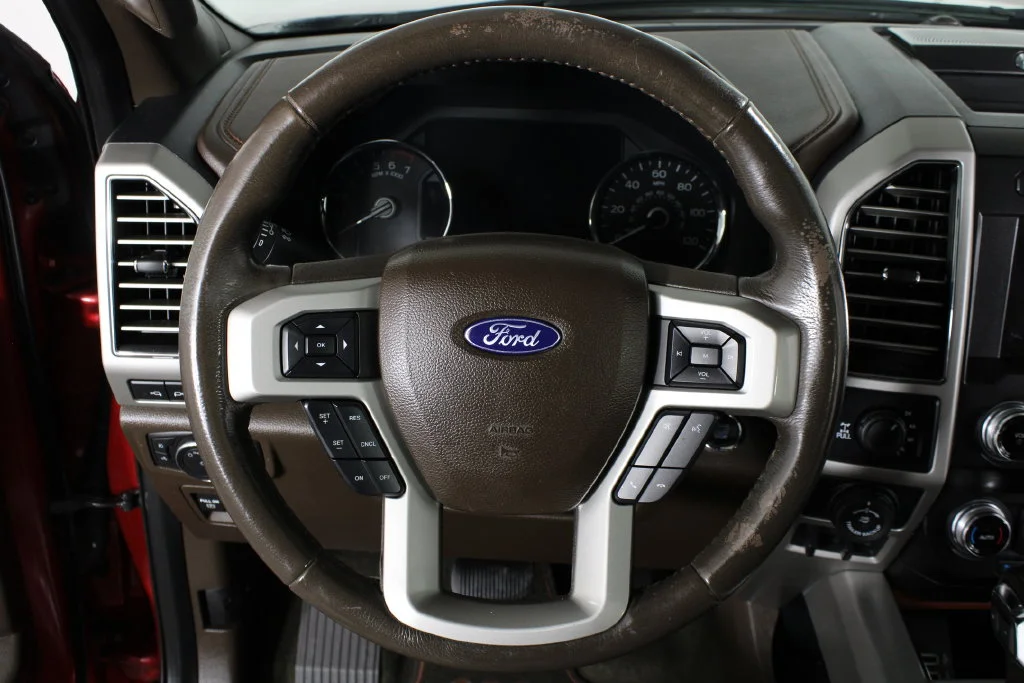 Used 2020 Red Ford King Ranch image 23