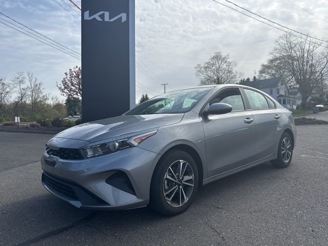 2024 Kia Forte LXS AT's photo