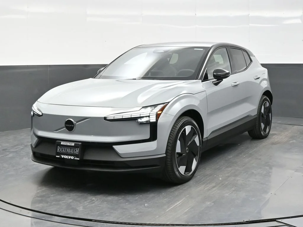 New 2026 Vapour Grey Volvo Twin Motor Performance Plus image 2
