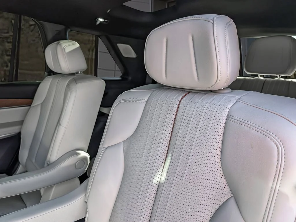 2026 Cadillac VISTIQ Sport - Photo 15