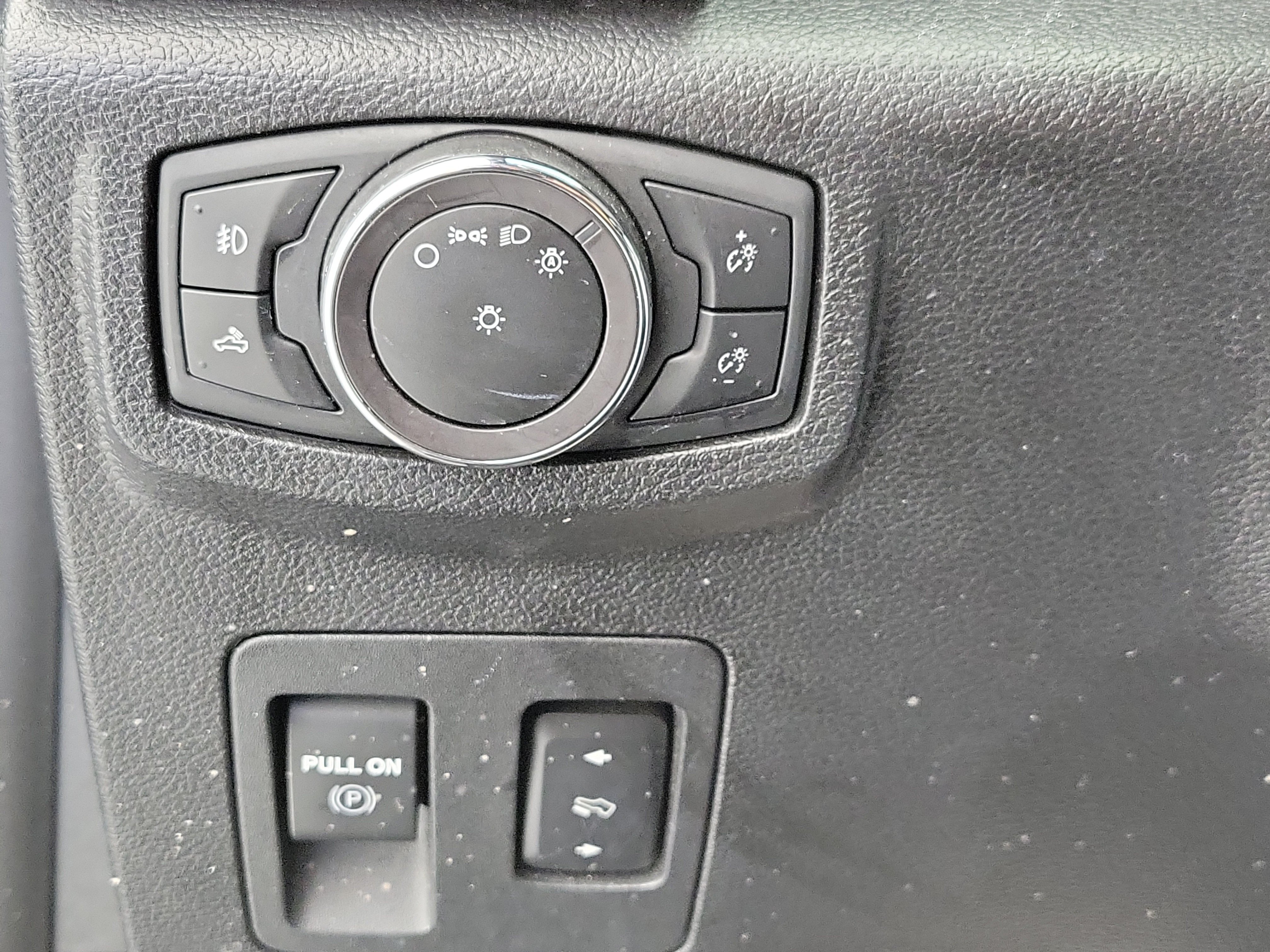 Used 2018 Magnetic Ford XLT image 31
